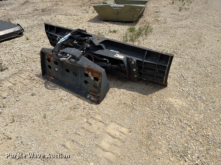 image for item NA9445 2014 Bobcat Dozer 96 skid steer dozer blade