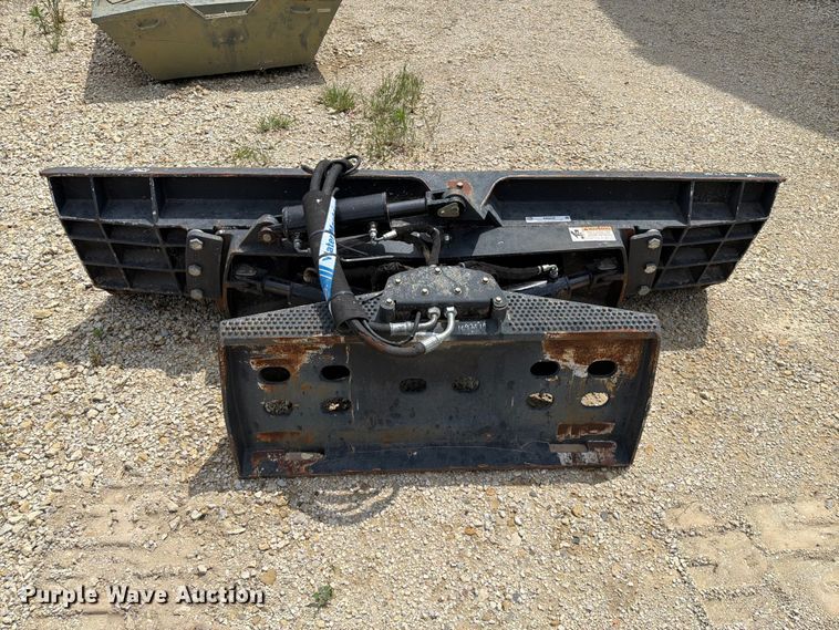 image for item NA9445 2014 Bobcat Dozer 96 skid steer dozer blade