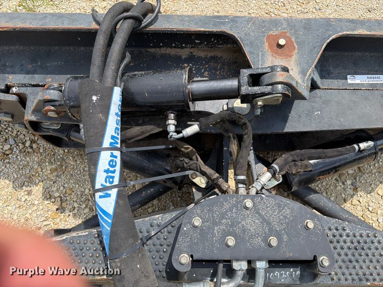 image for item NA9445 2014 Bobcat Dozer 96 skid steer dozer blade
