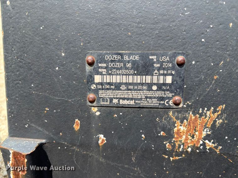 image for item NA9445 2014 Bobcat Dozer 96 skid steer dozer blade