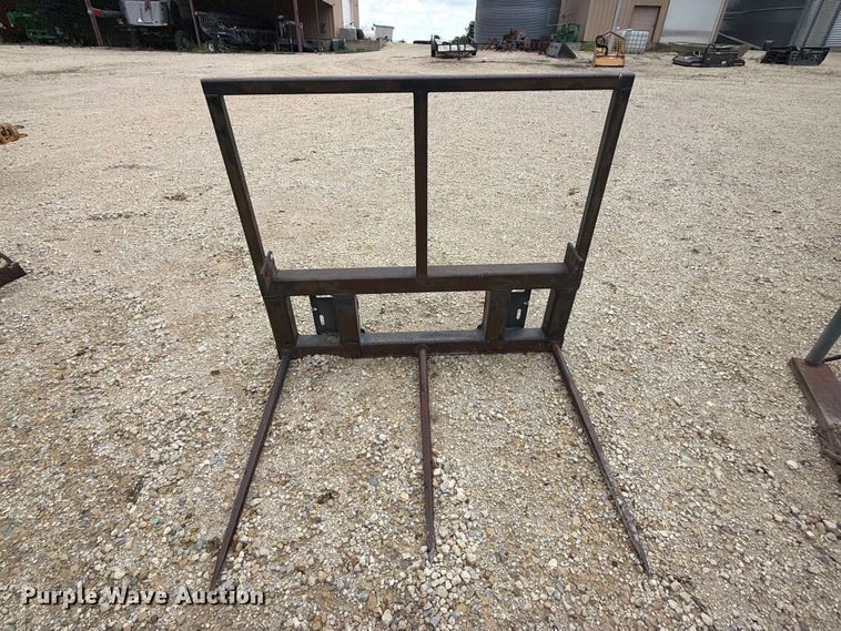 image for item NA9448 Skid steer bale spear