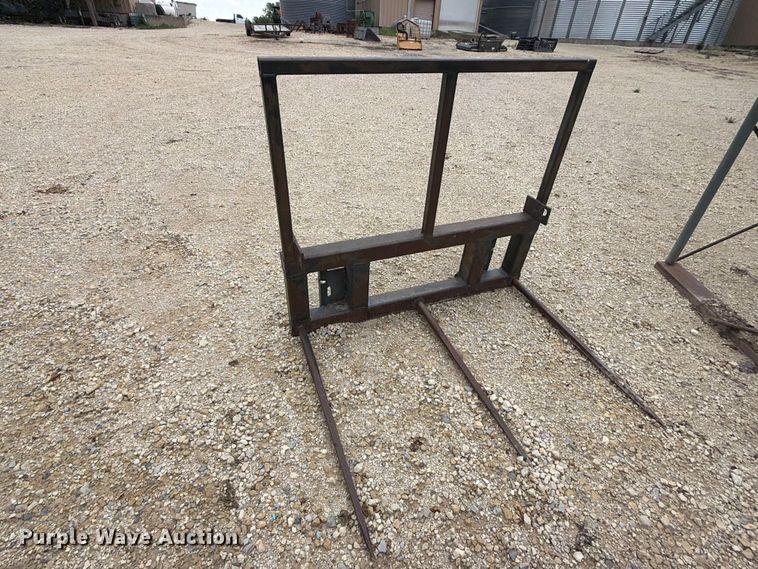 image for item NA9448 Skid steer bale spear
