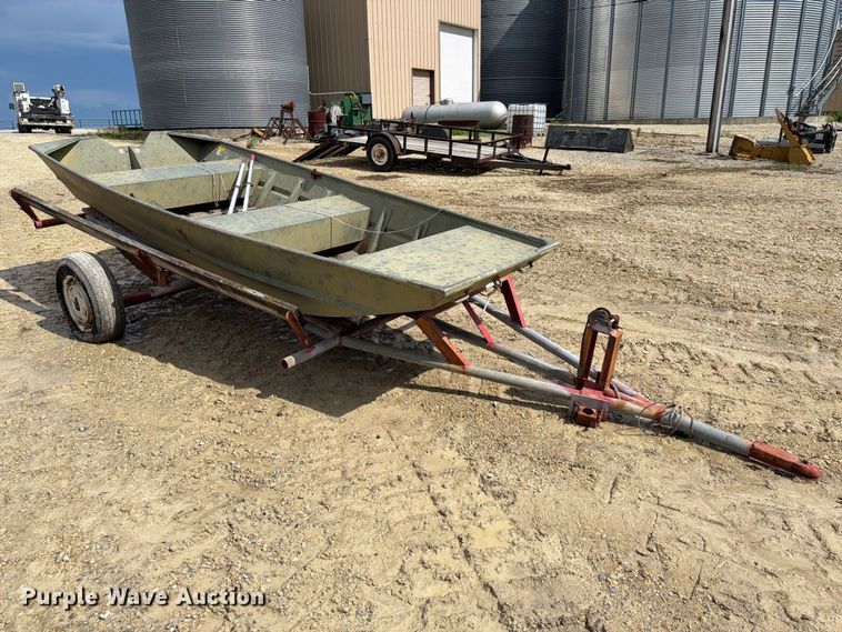 image for item NA9456 Landau 1462F boat