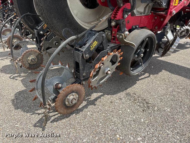 image for item NA9457 AGCO Challenger 9800 no-till planter