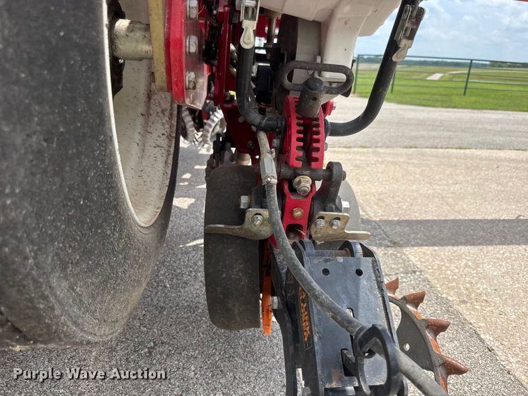 image for item NA9457 AGCO Challenger 9800 no-till planter
