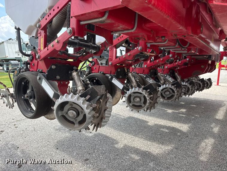 image for item NA9457 AGCO Challenger 9800 no-till planter