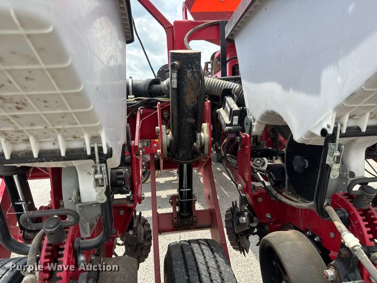 image for item NA9457 AGCO Challenger 9800 no-till planter