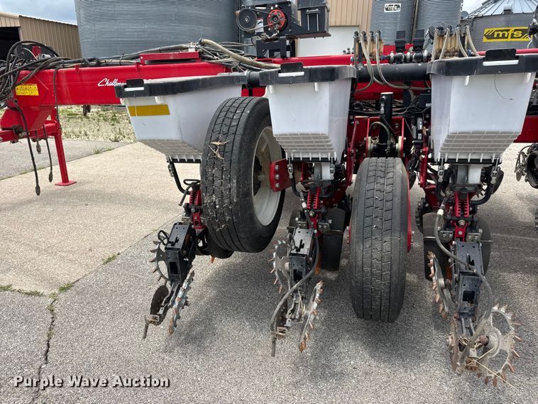 image for item NA9457 AGCO Challenger 9800 no-till planter