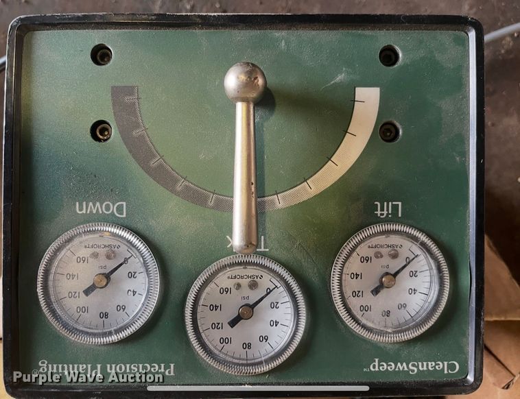 image for item NA9457 AGCO Challenger 9800 no-till planter