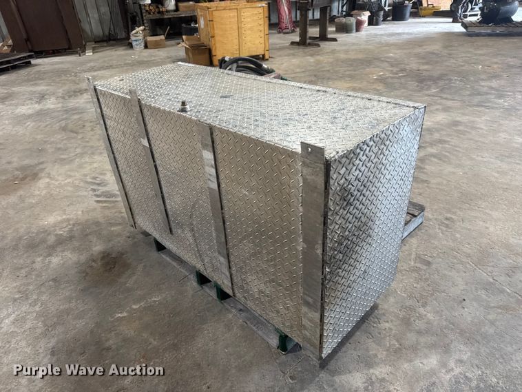 image for item NA9463 (2) fuel tanks