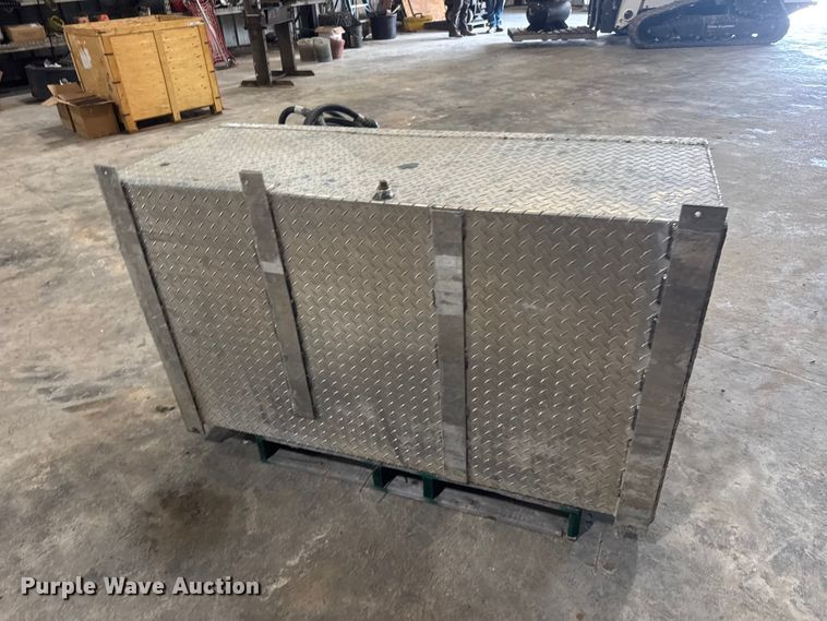 image for item NA9463 (2) fuel tanks