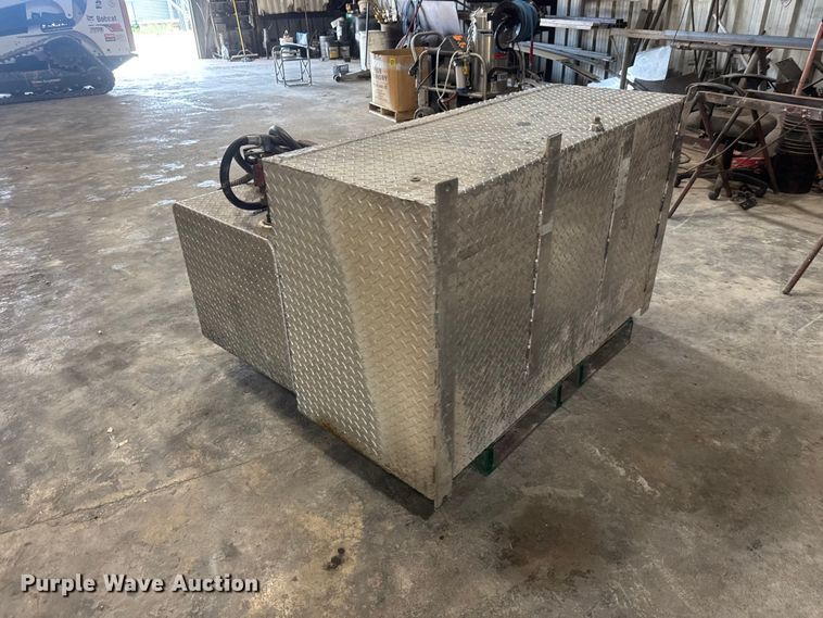 image for item NA9463 (2) fuel tanks