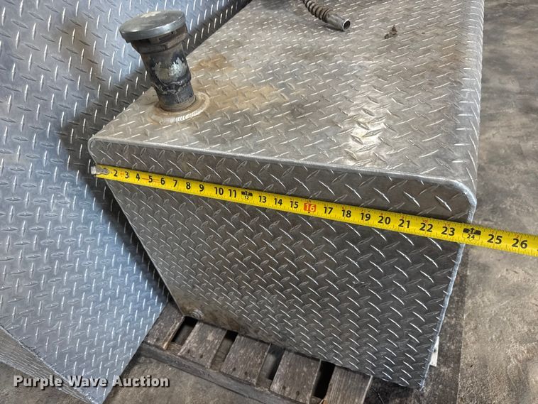 image for item NA9463 (2) fuel tanks