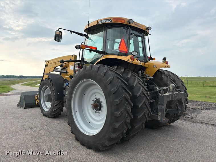 image for item NA9465 2012 Challenger MT585D MFWD tractor