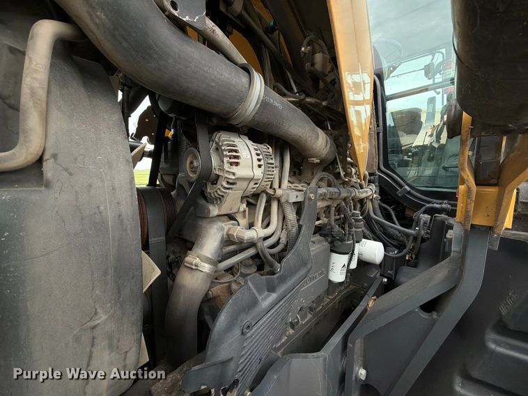 image for item NA9465 2012 Challenger MT585D MFWD tractor