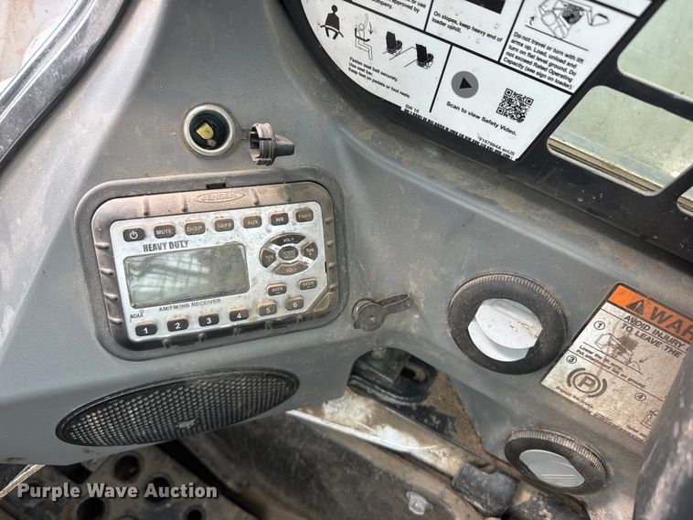image for item NA9466 2021 Bobcat T870 tracked skid steer loader