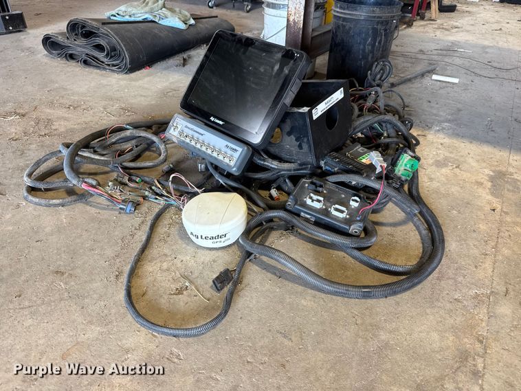 image for item NA9471 Ag Leader GPS system