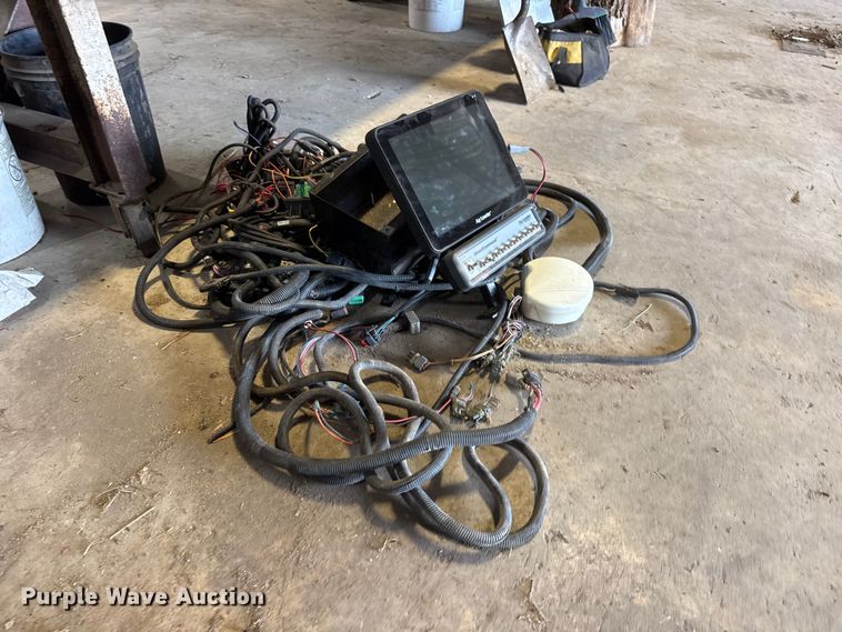 image for item NA9471 Ag Leader GPS system