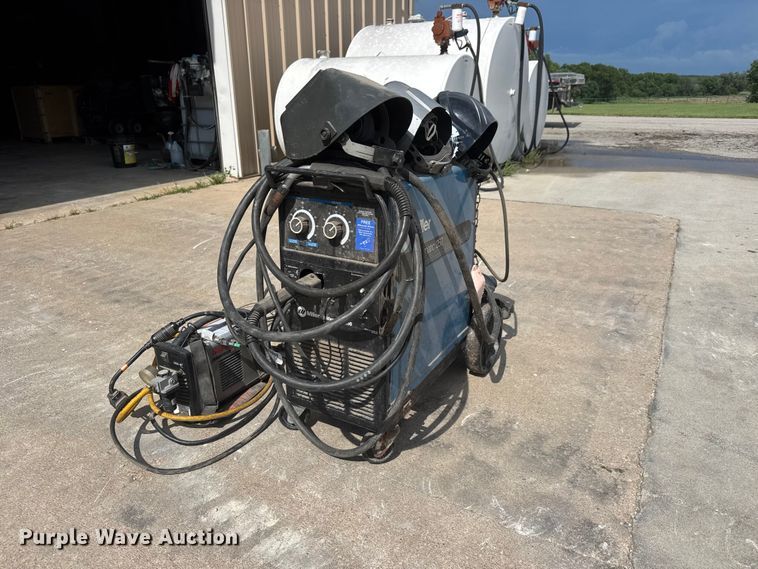 image for item NA9472 Miller Millermatic 250 welder