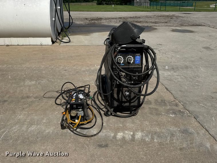 image for item NA9472 Miller Millermatic 250 welder