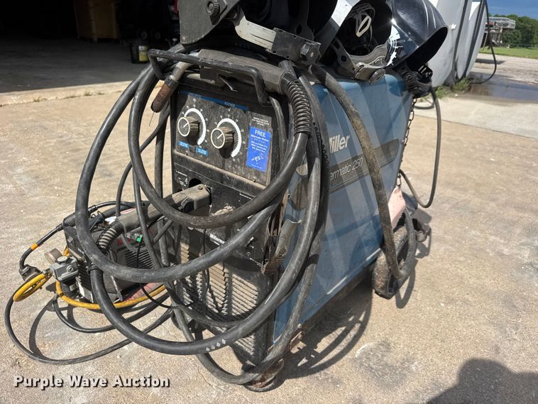 image for item NA9472 Miller Millermatic 250 welder