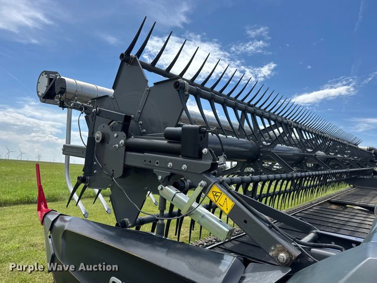image for item NA9474 AGCO Gleaner 9335 flex draper head