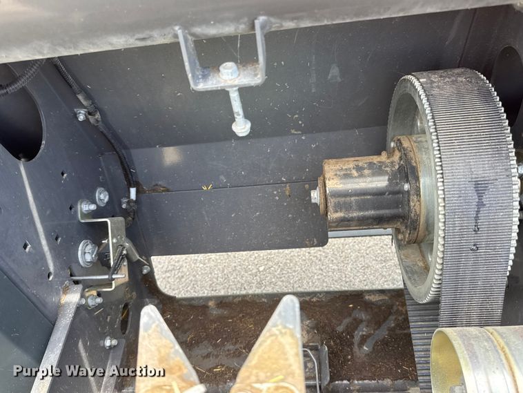 image for item NA9474 AGCO Gleaner 9335 flex draper head