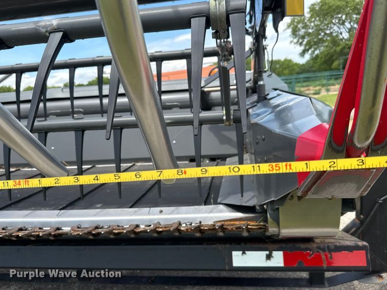 image for item NA9474 AGCO Gleaner 9335 flex draper head