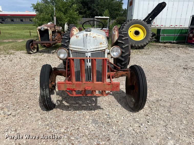image for item NJ9209 Ford 8N tractor