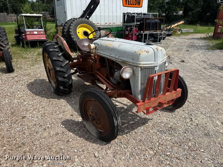 image for item NJ9209 Ford 8N tractor