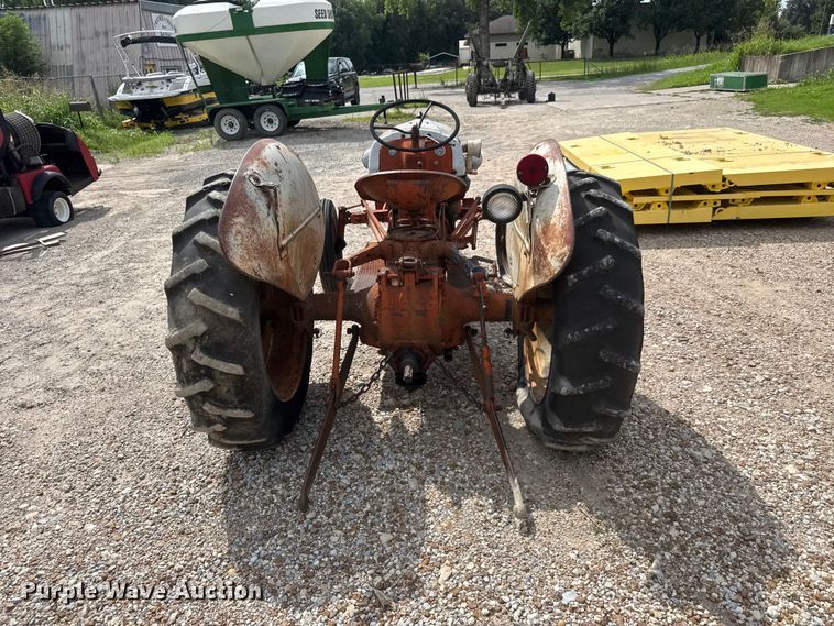 image for item NJ9209 Ford 8N tractor