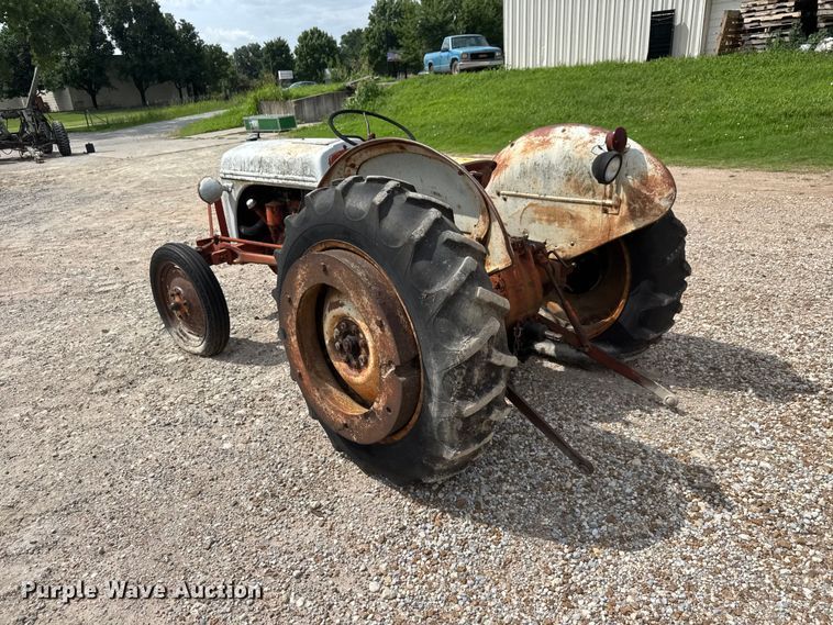image for item NJ9209 Ford 8N tractor