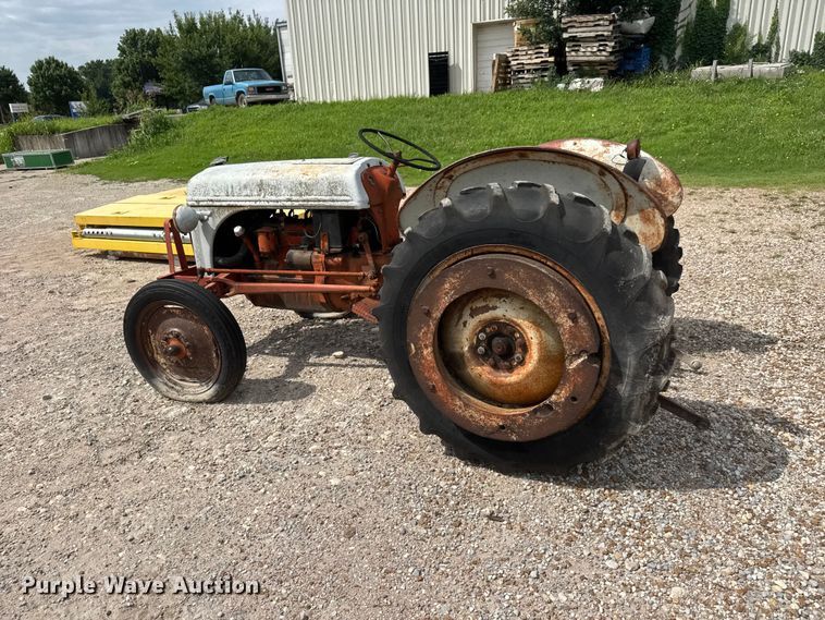 image for item NJ9209 Ford 8N tractor