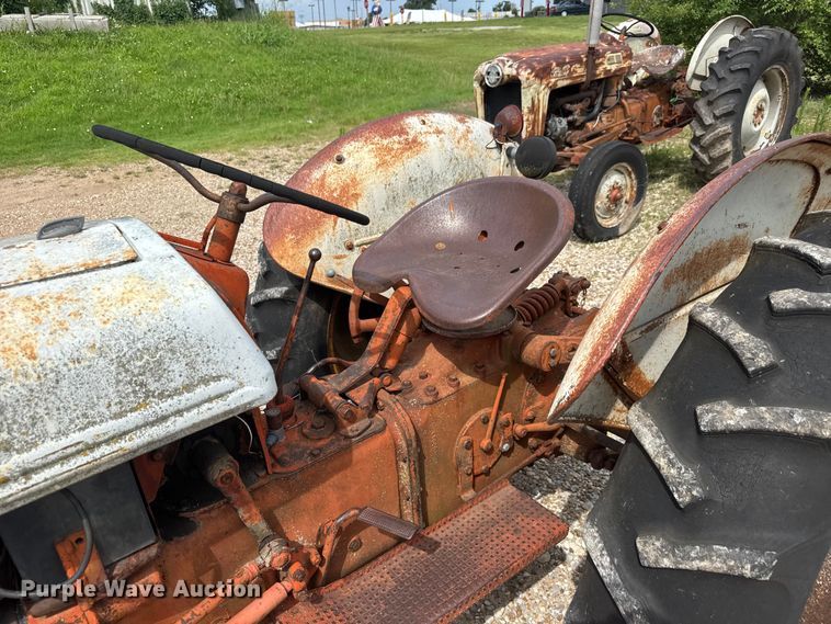 image for item NJ9209 Ford 8N tractor