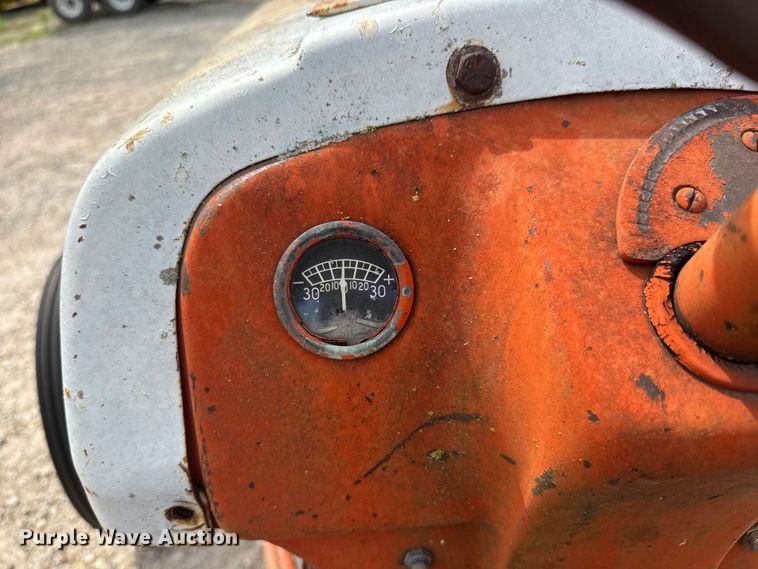 image for item NJ9209 Ford 8N tractor