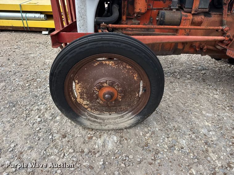image for item NJ9209 Ford 8N tractor
