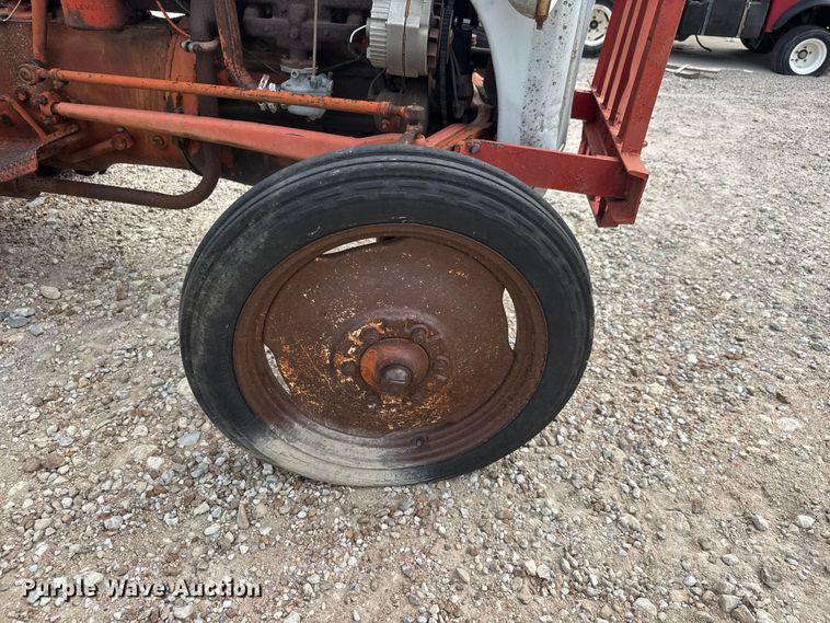 image for item NJ9209 Ford 8N tractor