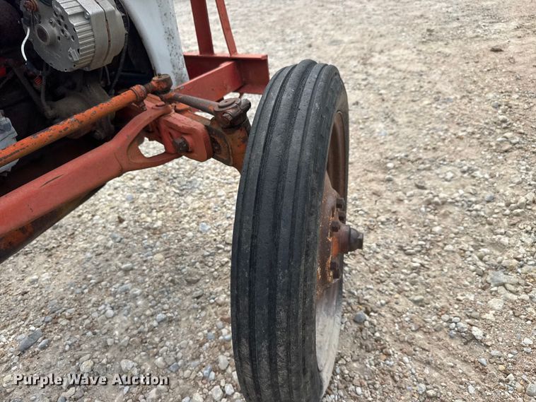 image for item NJ9209 Ford 8N tractor