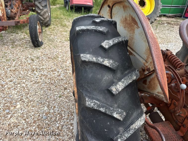 image for item NJ9209 Ford 8N tractor