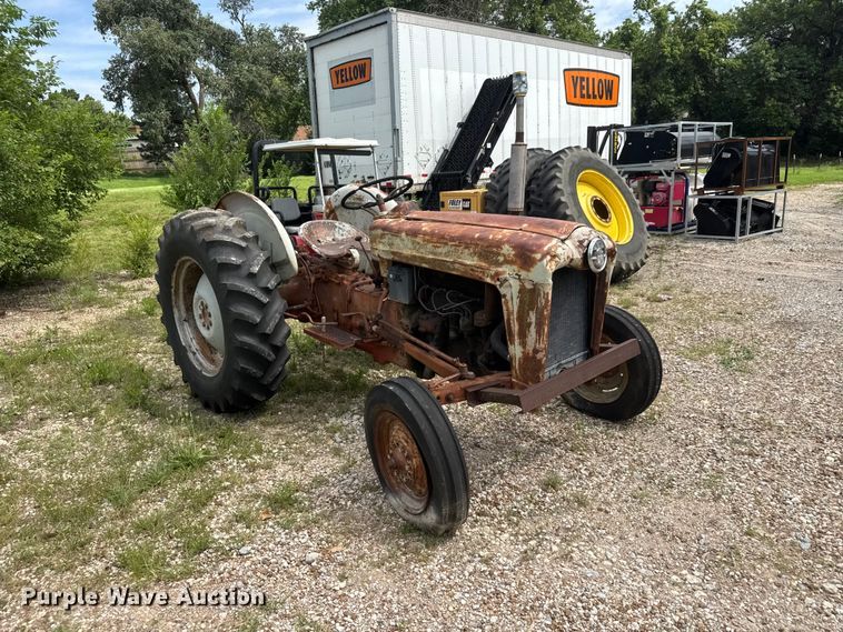 image for item NJ9210 Ford 630 tractor