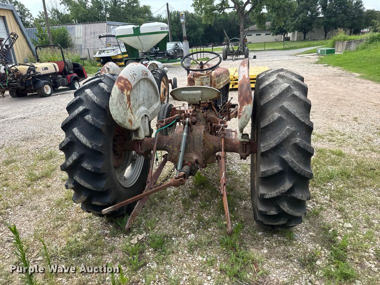 image for item NJ9210 Ford 630 tractor
