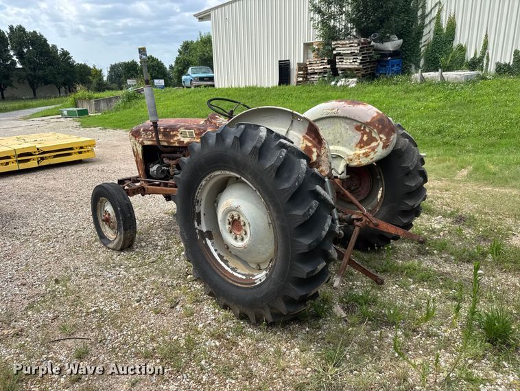 image for item NJ9210 Ford 630 tractor