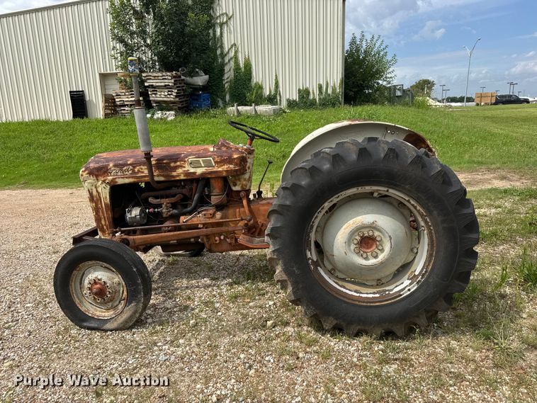 image for item NJ9210 Ford 630 tractor