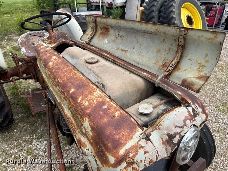 image for item NJ9210 Ford 630 tractor