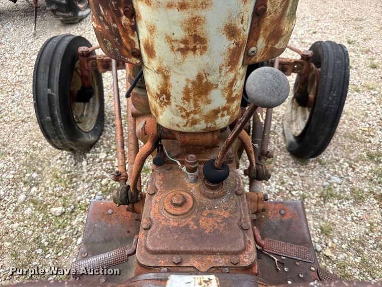 image for item NJ9210 Ford 630 tractor