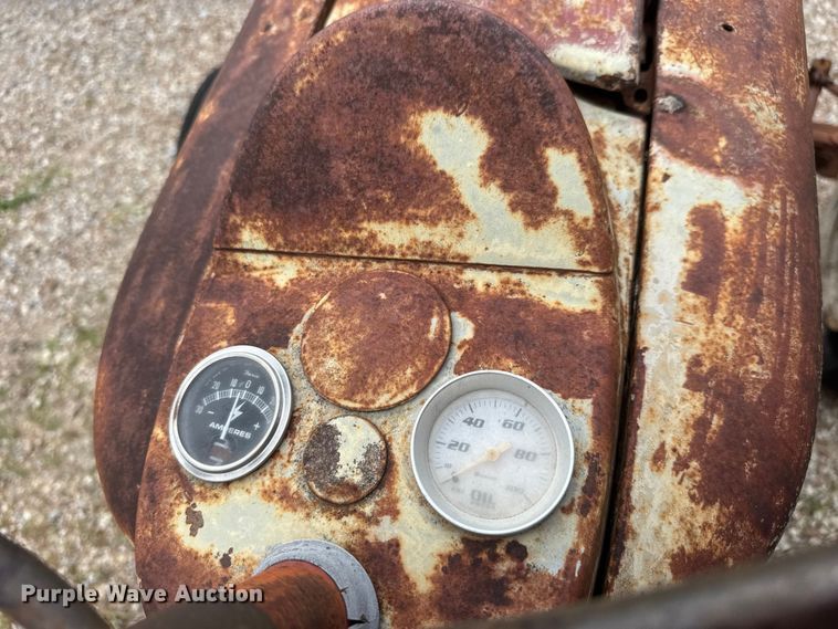 image for item NJ9210 Ford 630 tractor