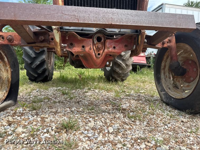 image for item NJ9210 Ford 630 tractor