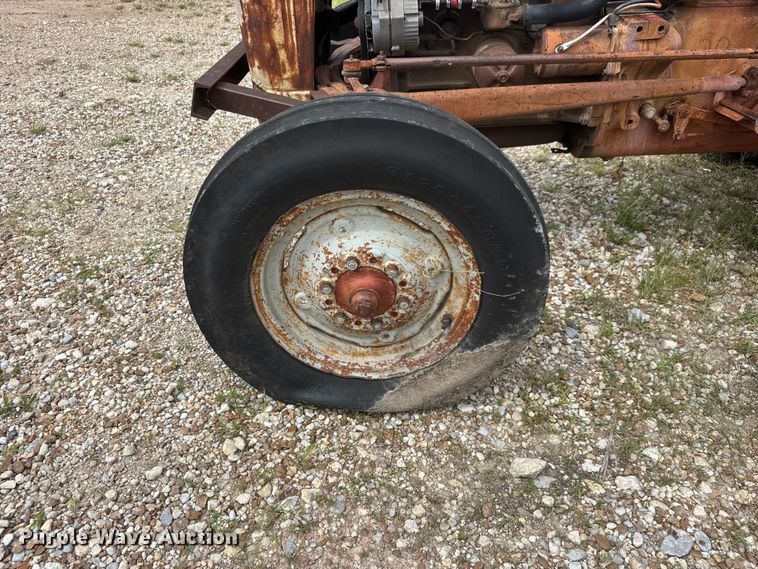image for item NJ9210 Ford 630 tractor