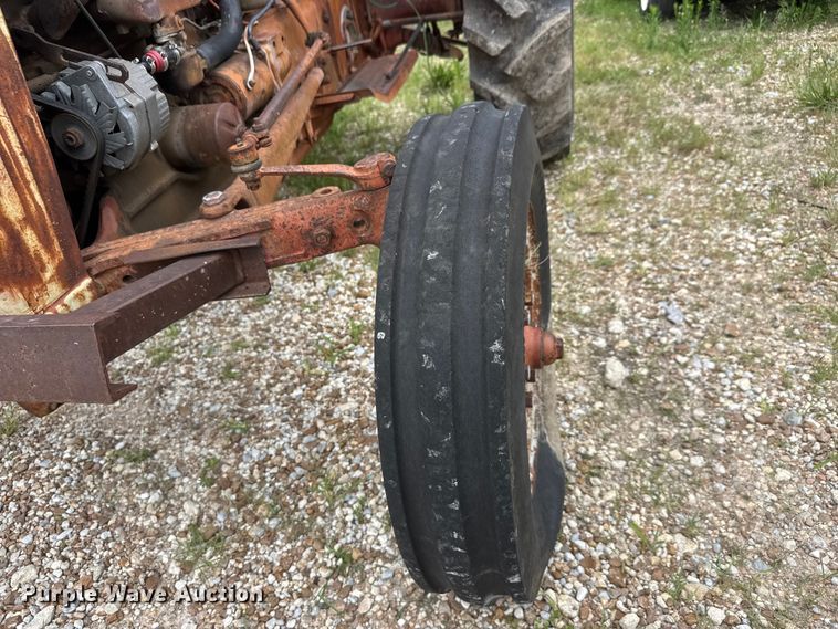 image for item NJ9210 Ford 630 tractor