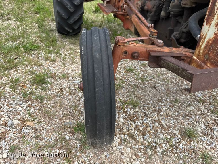 image for item NJ9210 Ford 630 tractor